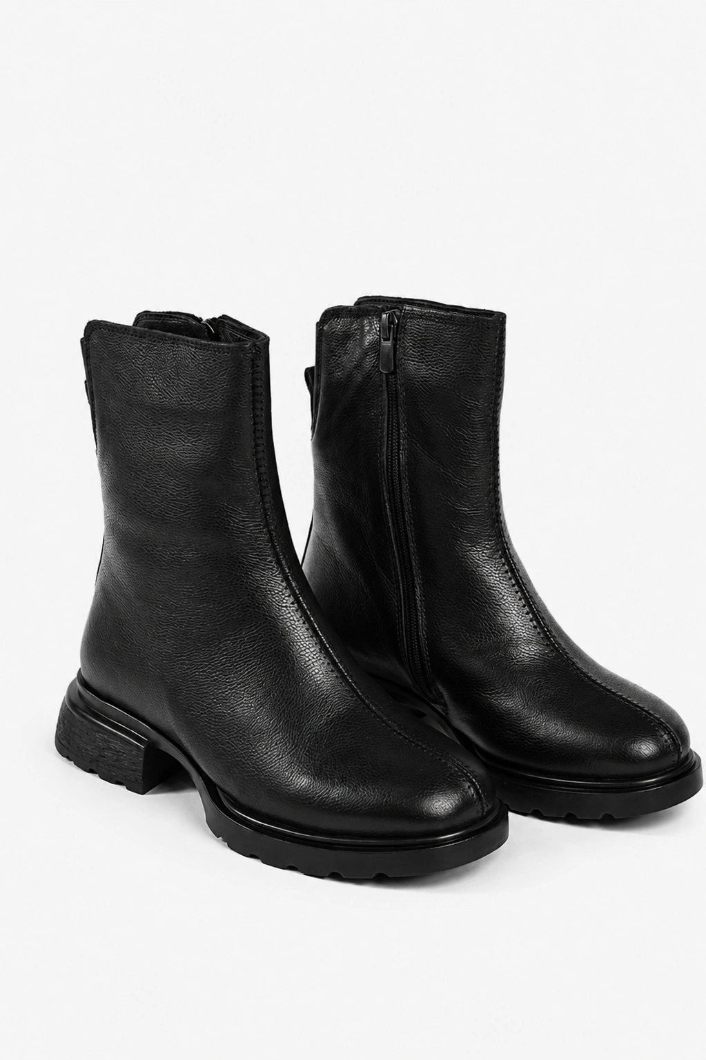Botine de iarnă cu design minimalist
