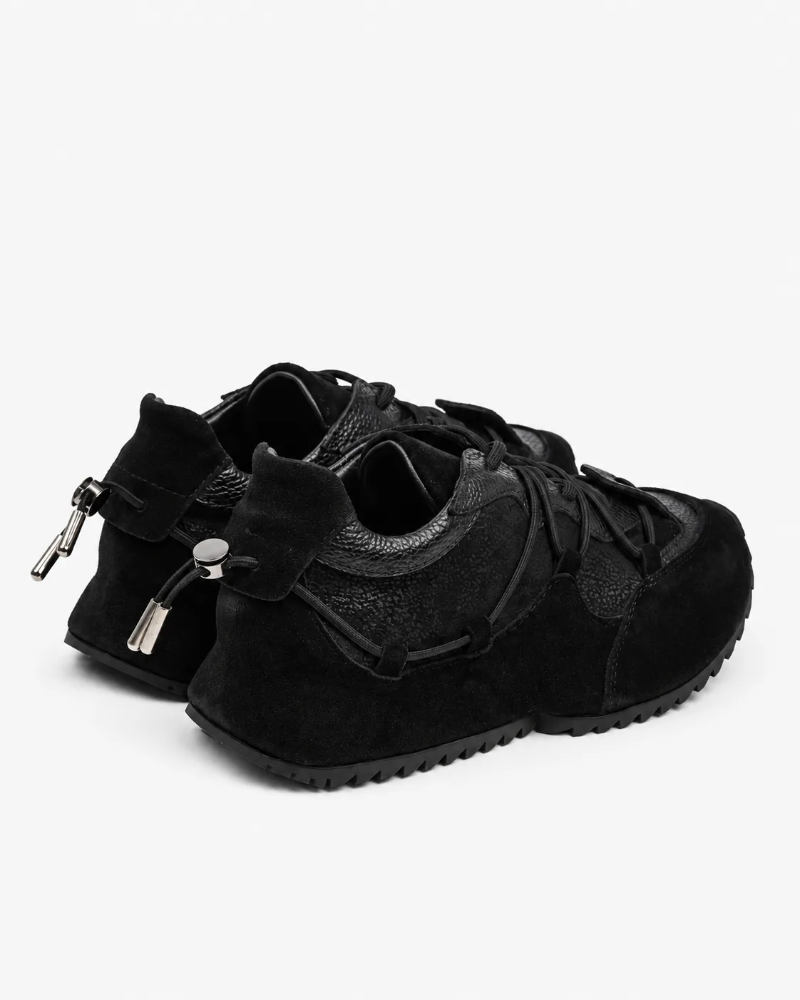 Adidași cu design urban — fotografia 3 din 4