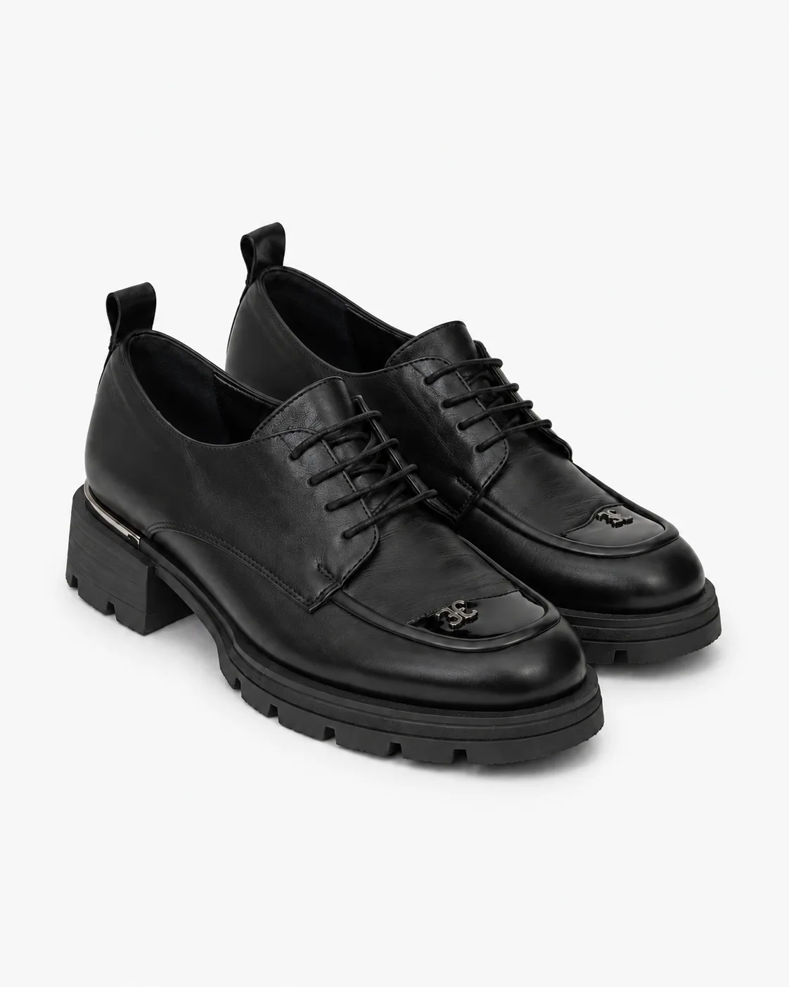 Pantofi casual cu șireturi