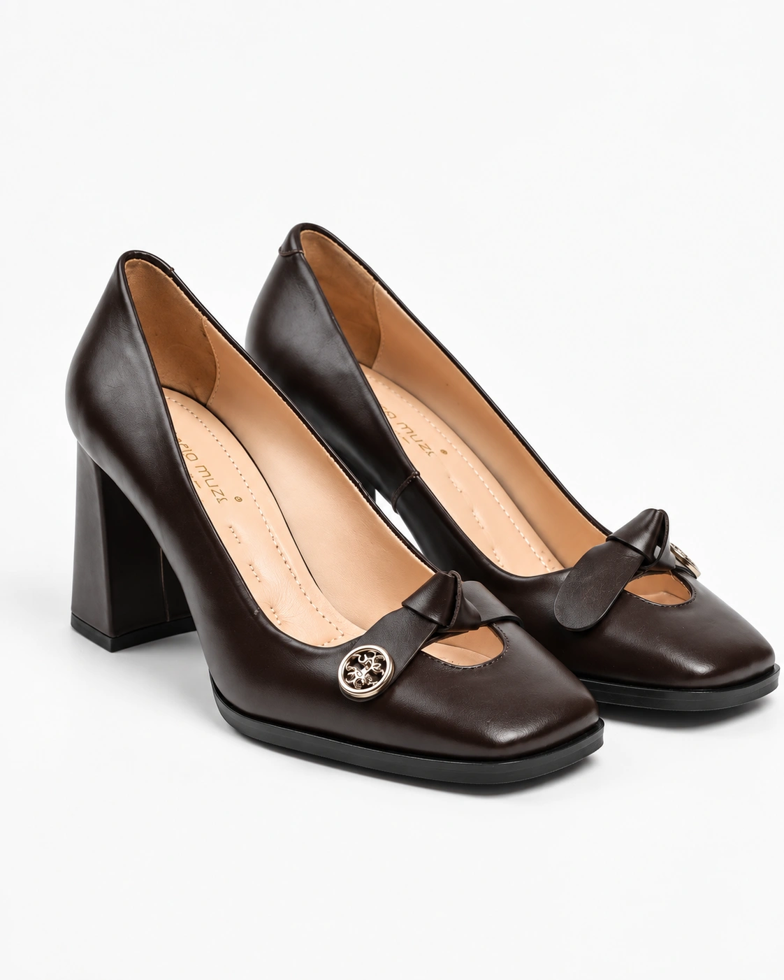 Pantofi eleganți cu detaliu decorativ