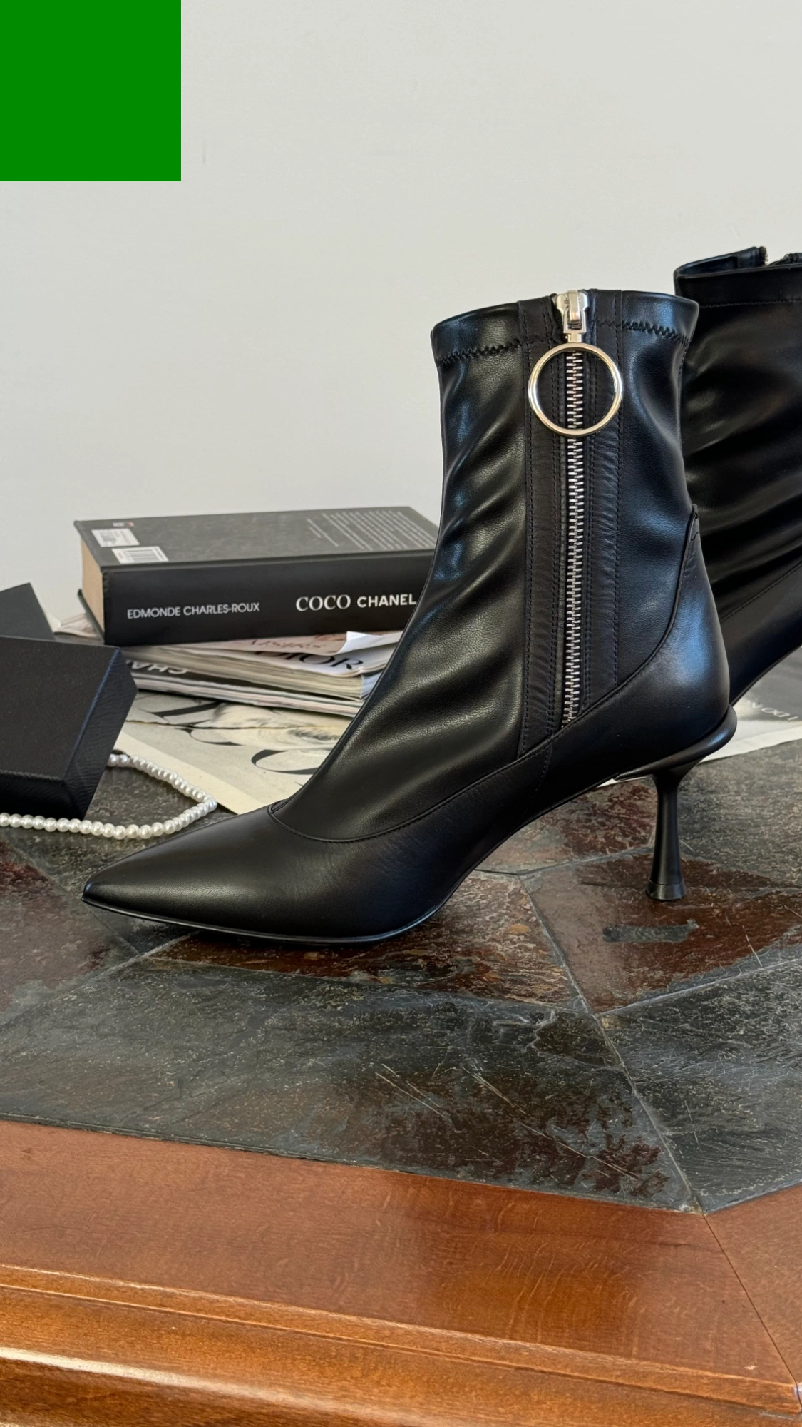Botine de toamnă cu toc subțire. — fotografia 3 din 4