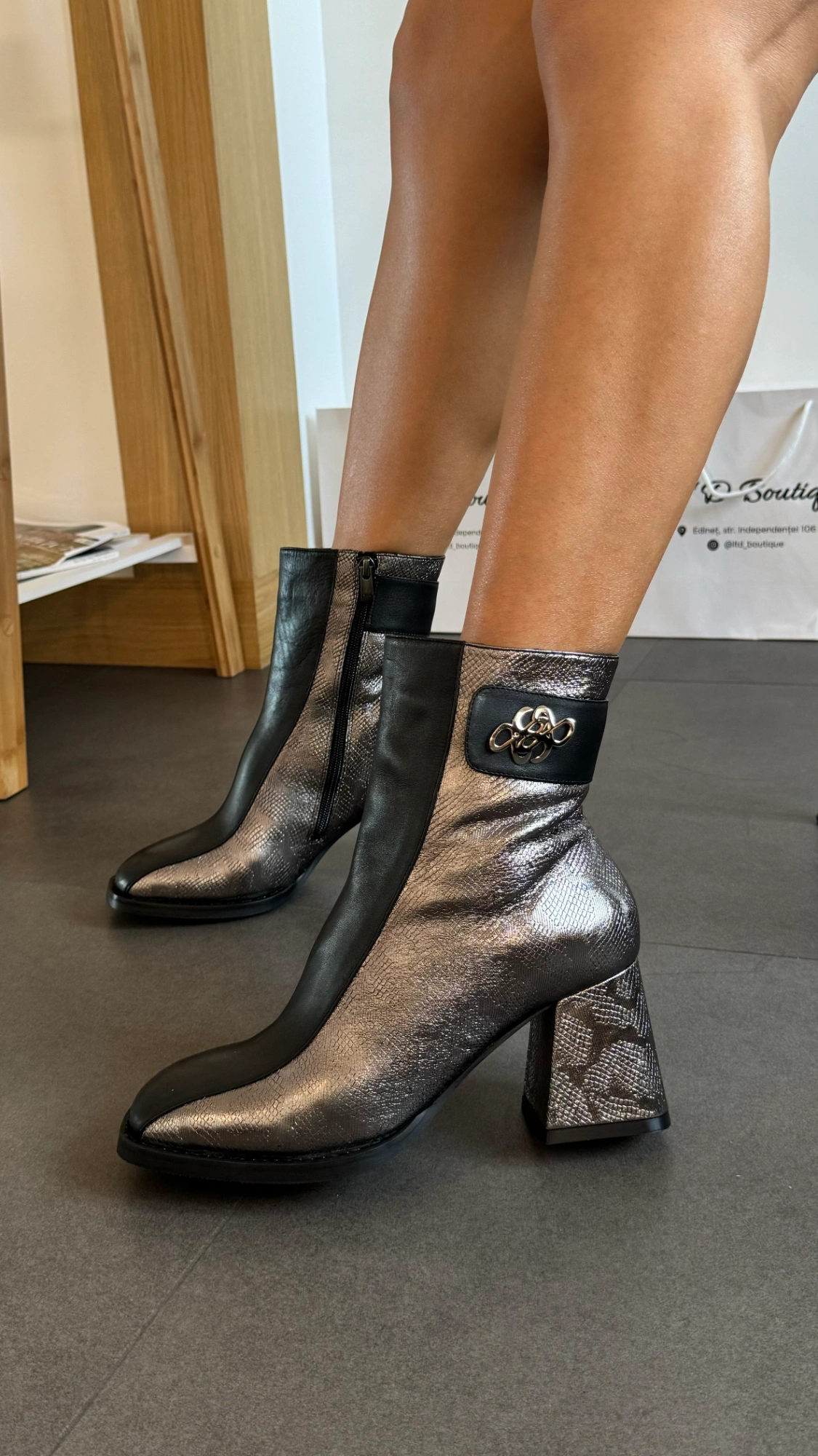 Botine de iarnă cu accent decorativ — fotografia 4 din 4