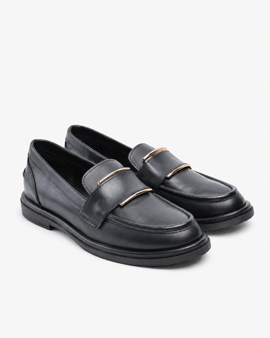 Loaferi cu accent auriu