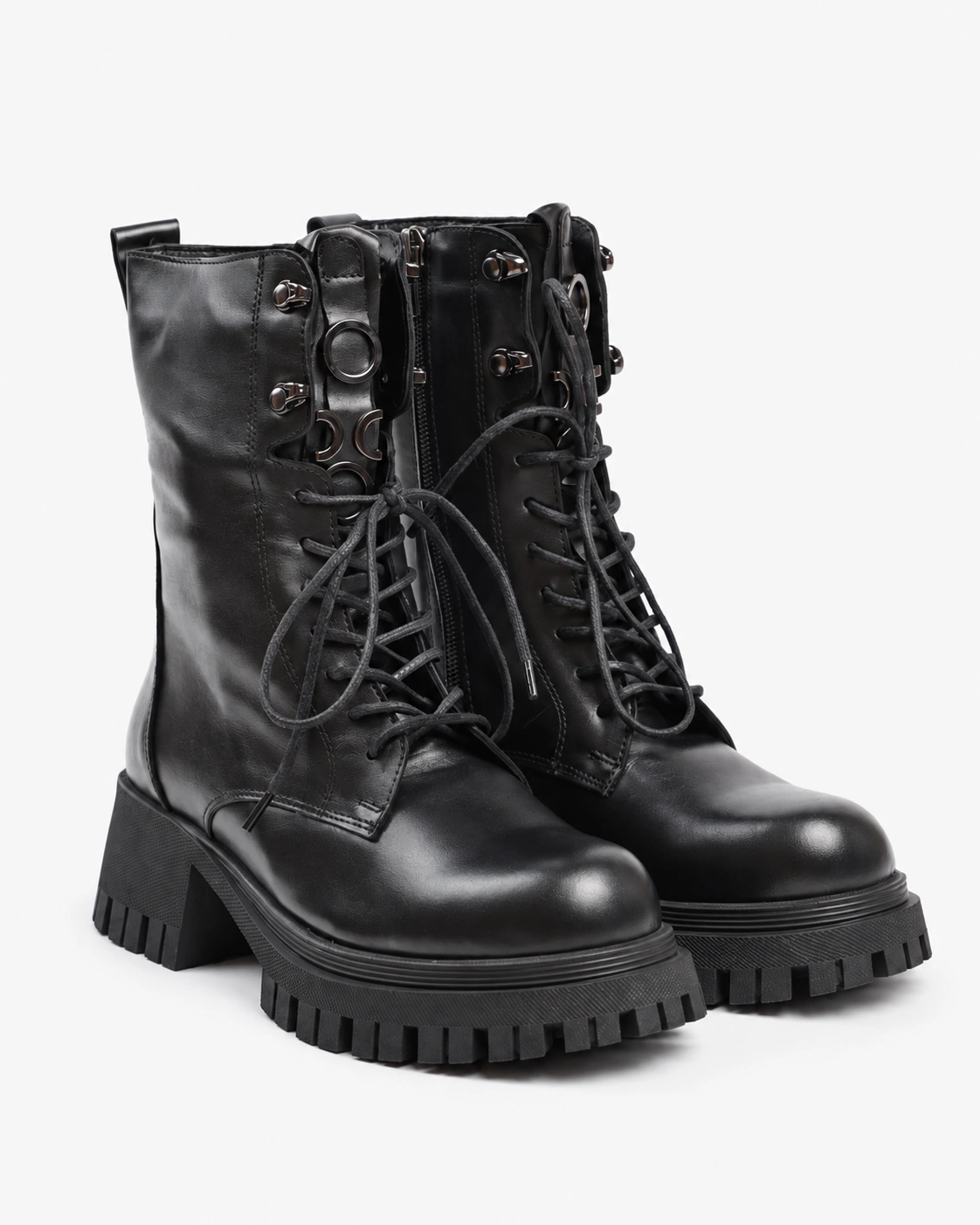Botine înalte în stil rock