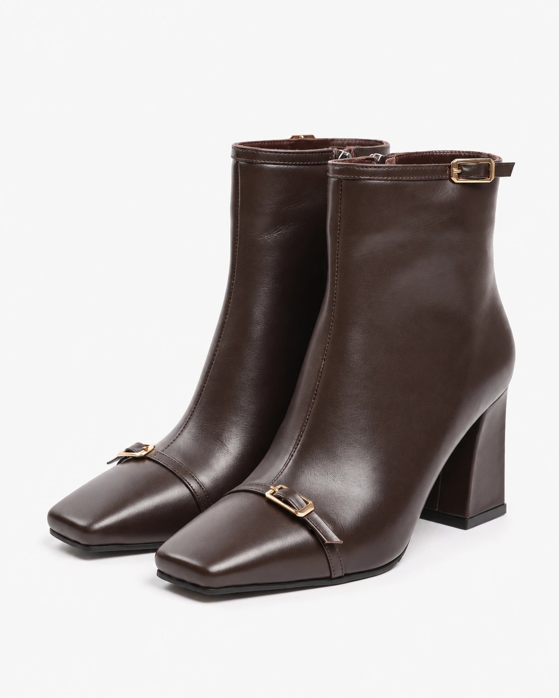 Botine cu toc în nuanță de ciocolată