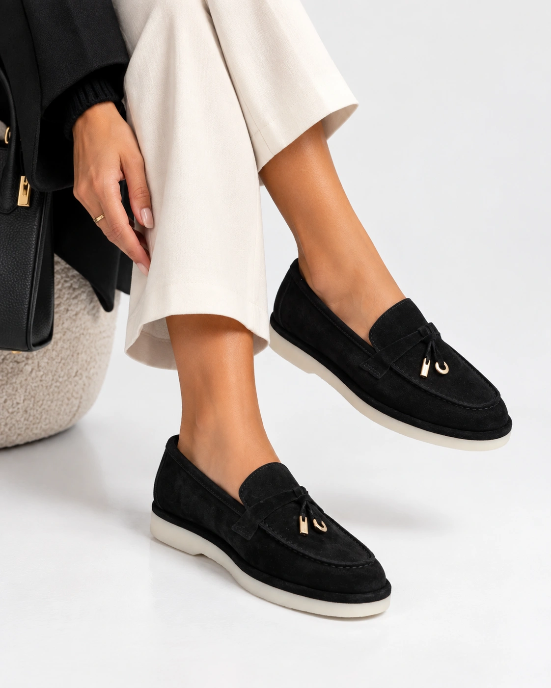 Loafers negri cu detalii aurii — fotografia 2 din 6