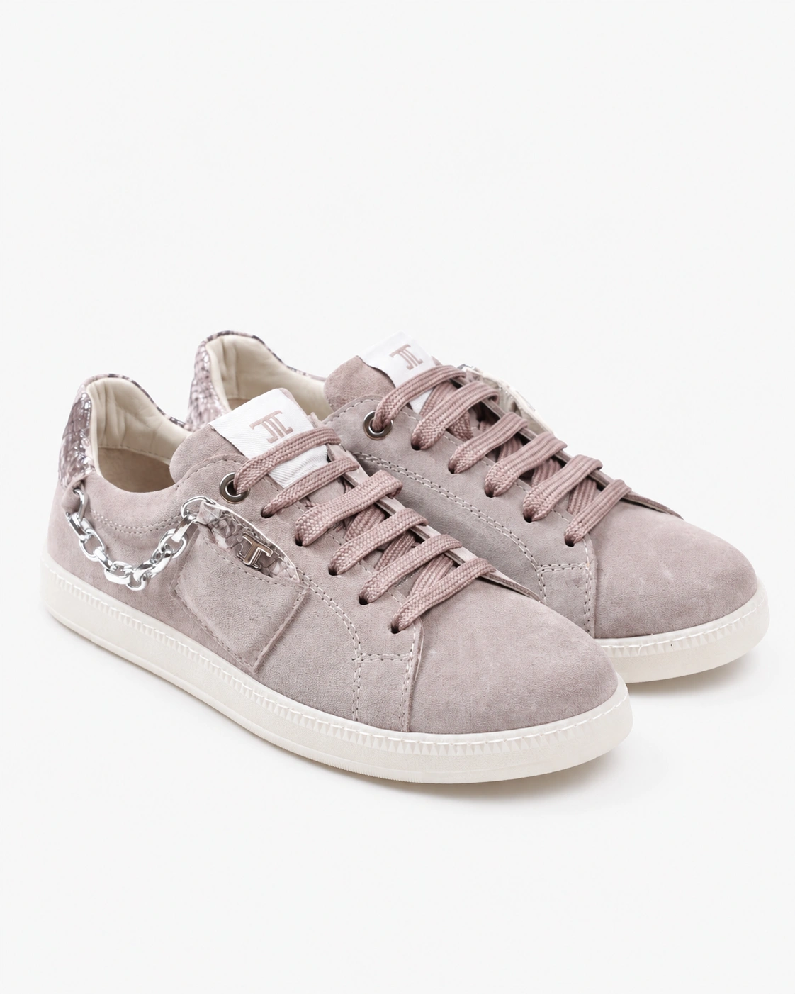 Adidași cu lanț decorativ