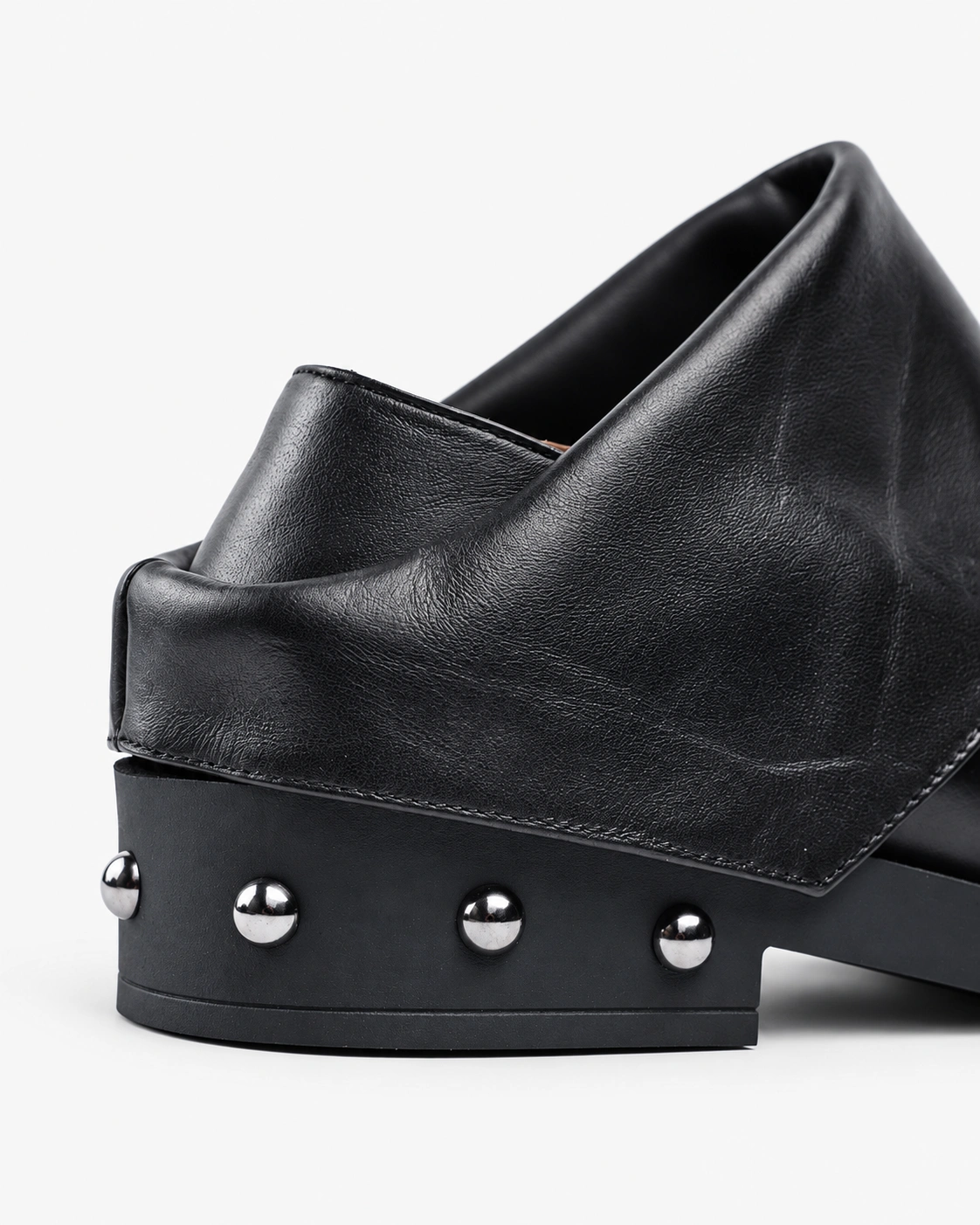 Botine cu accente argintii — fotografia 3 din 5