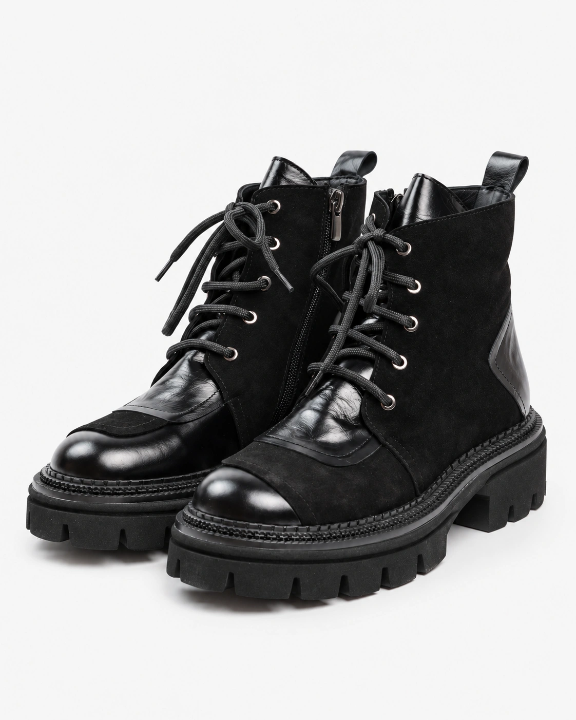 Botine negre în stil grunge — fotografia 3 din 5