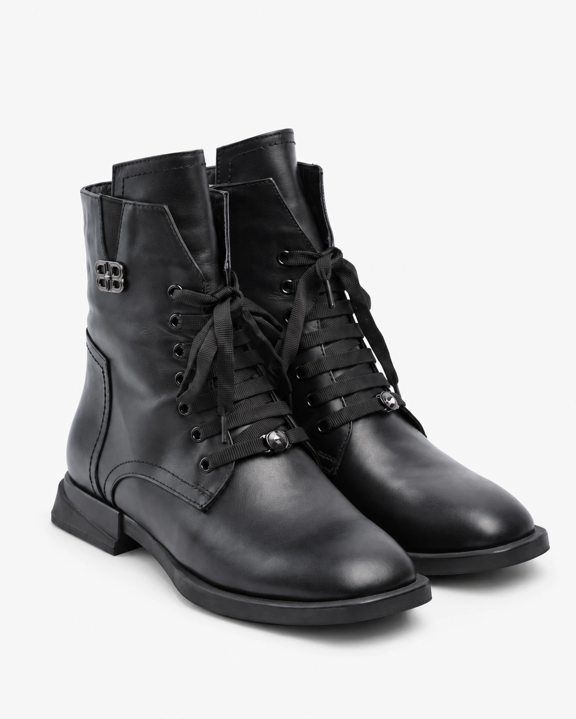Botine din piele cu detalii elegante