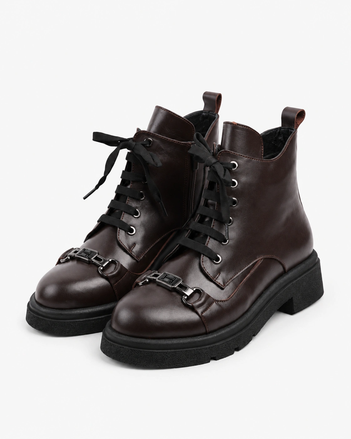 Botine maro cu accent metalic
