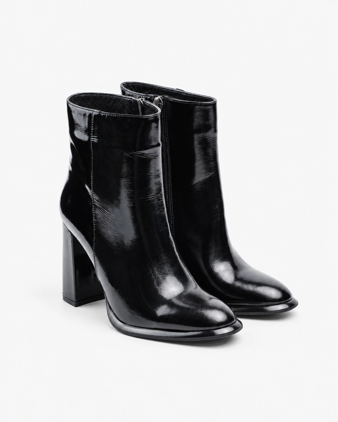 Botine negre din piele lăcuită