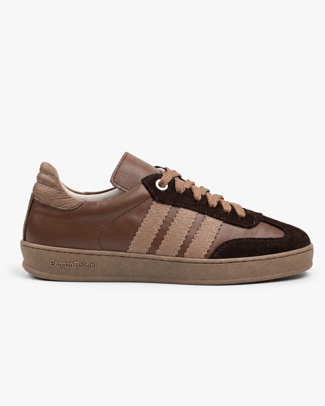Adidași în nuanțe de caramel — fotografia 5 din 5